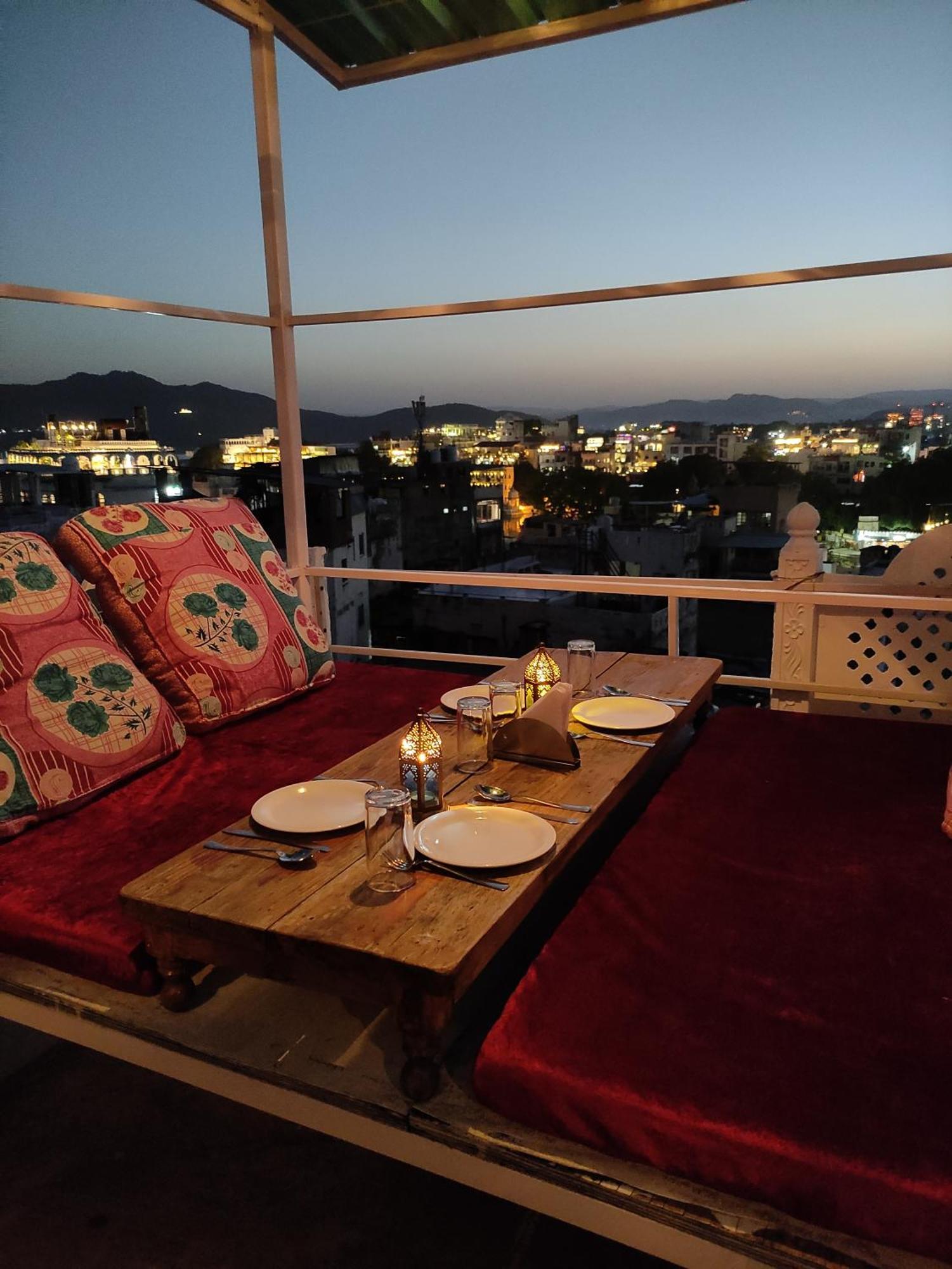 Krishna Stay Guest House 우다이푸르 외부 사진